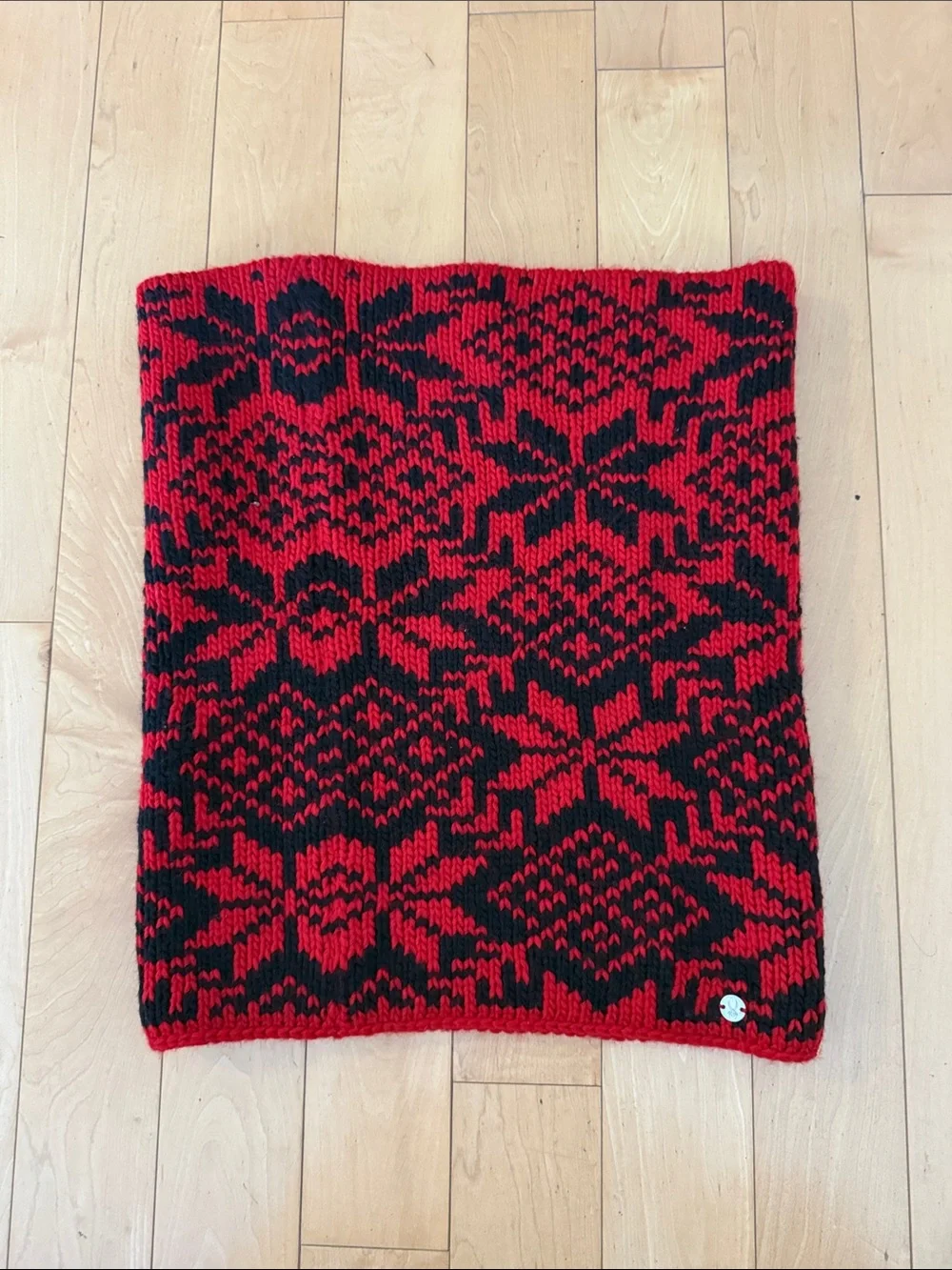 NWOT Red & Black Spyder Knit Scarf with Logo Button
